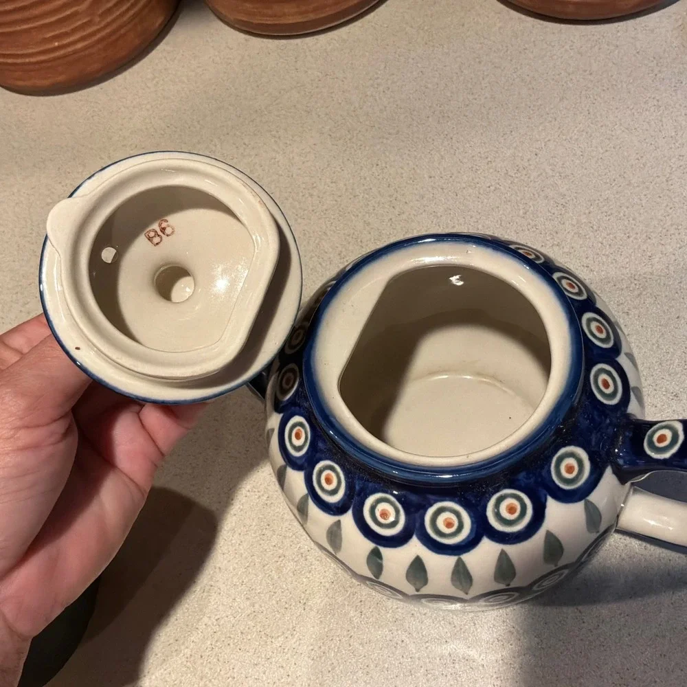 Boleslawiec Polish Pottery Teapot Peacock Eye Pattern Hand Made in Poland EUC